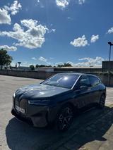 BMW xDrive50 1ST-EDITION*SKY*B&W+PANO*AHK+LASER+22" - BMW iX von privat