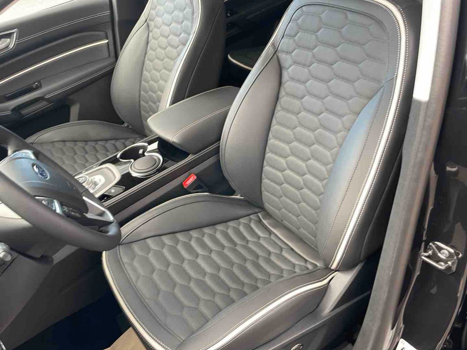 Fahrzeugabbildung Ford S-Max 2.5l Duratec (FHEV) 190PS Vignale