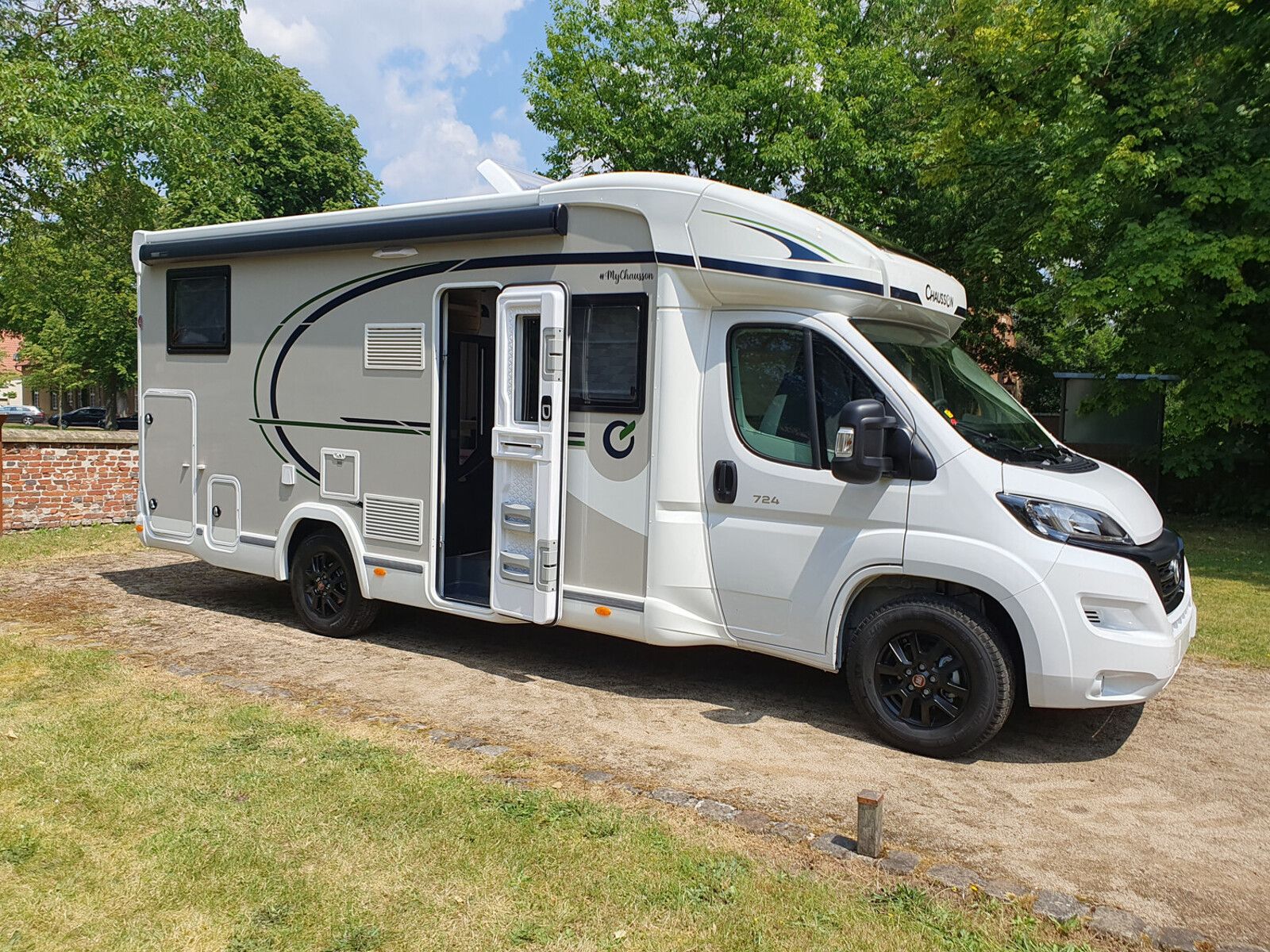 Fahrzeugabbildung Chausson Teilintegriert 724 Etape Line Peugeot 140 PS
