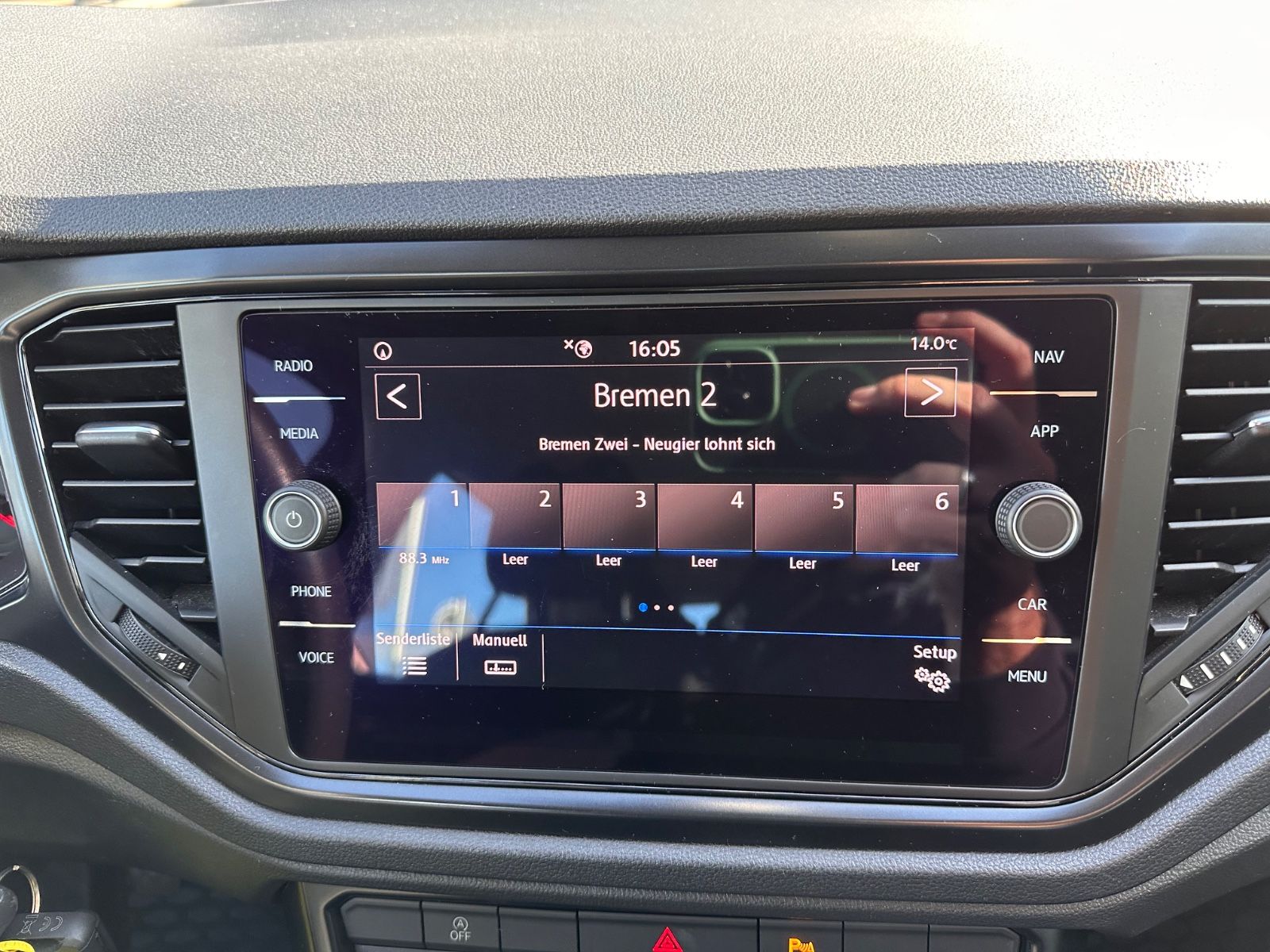 Fahrzeugabbildung Volkswagen T-Roc 1.0 TSI AHK/Navi/APP/PDC/GJR/LM 16"