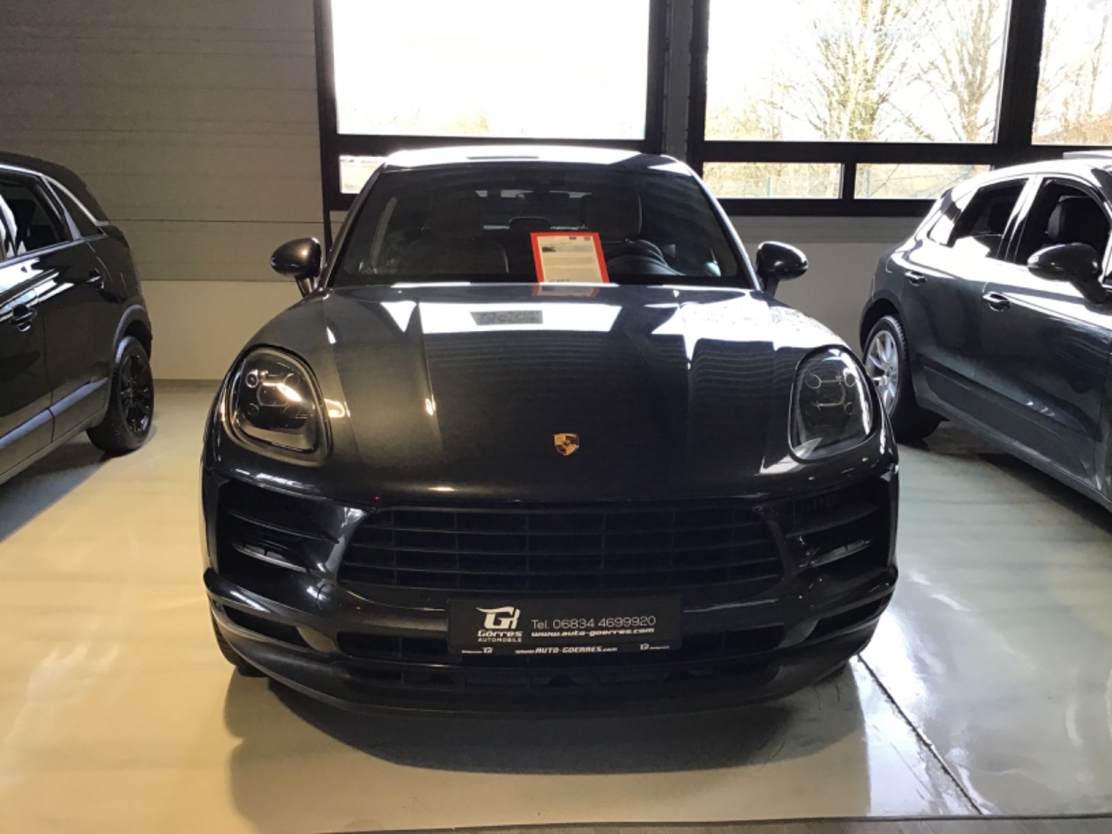 PORSCHE Macan