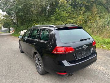 Volkswagen Golf - 6