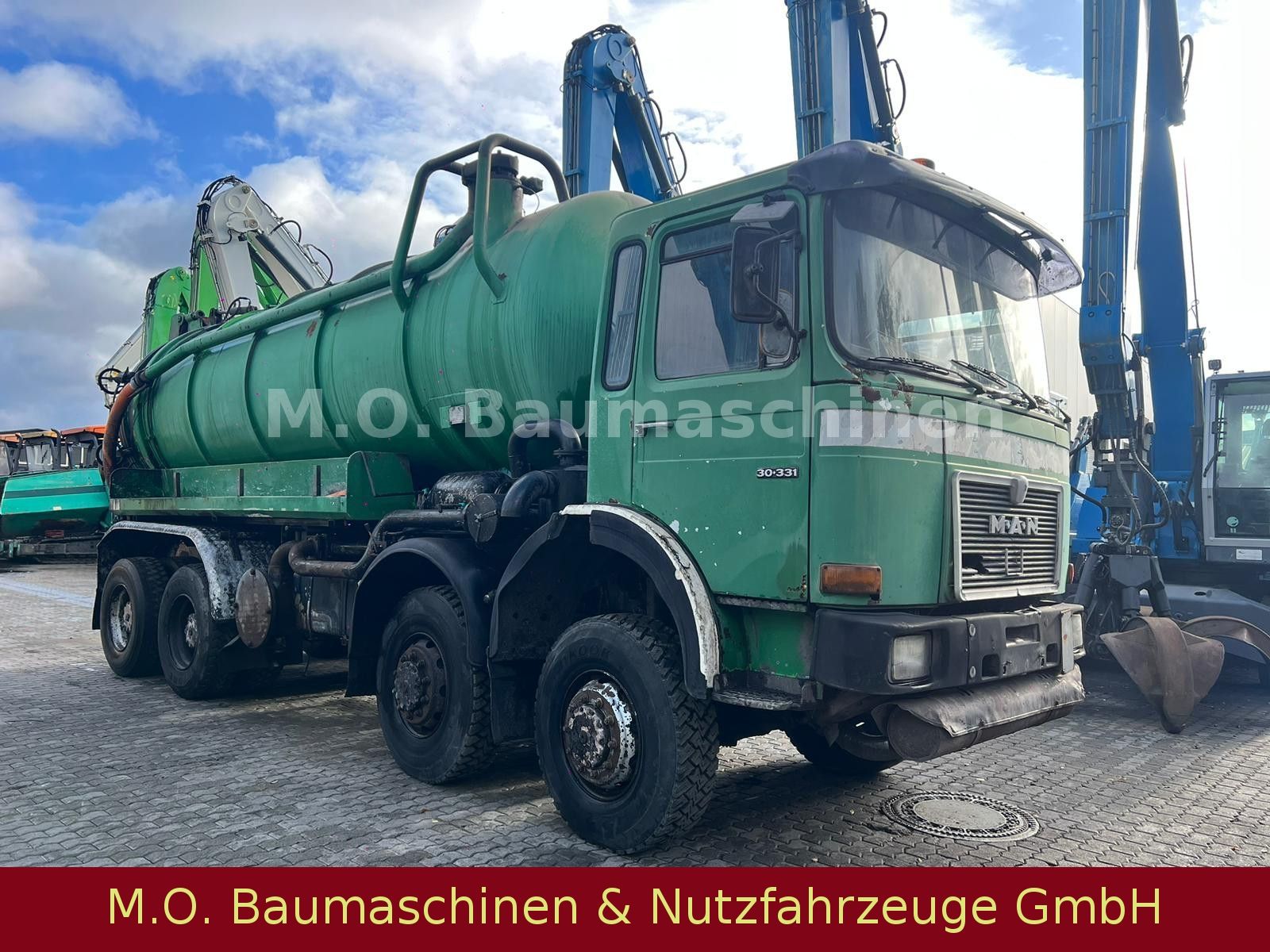 Fahrzeugabbildung MAN 30.331 Saug u. Spühlwagen/8x4/Haller 16.000 L /