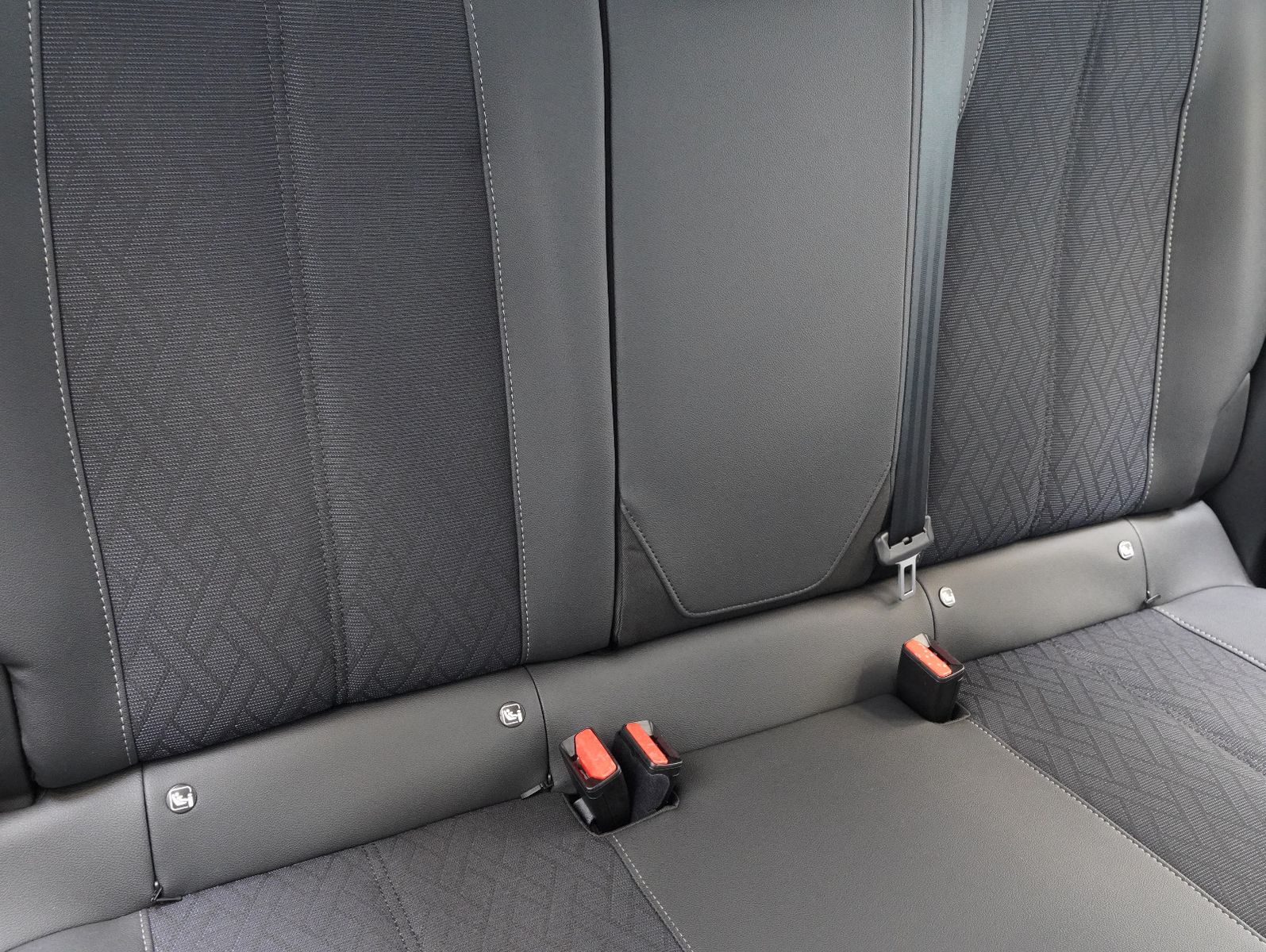 Fahrzeugabbildung Opel Corsa F e Elegance 11KW/LED/DAB/CARPLAY/SOH