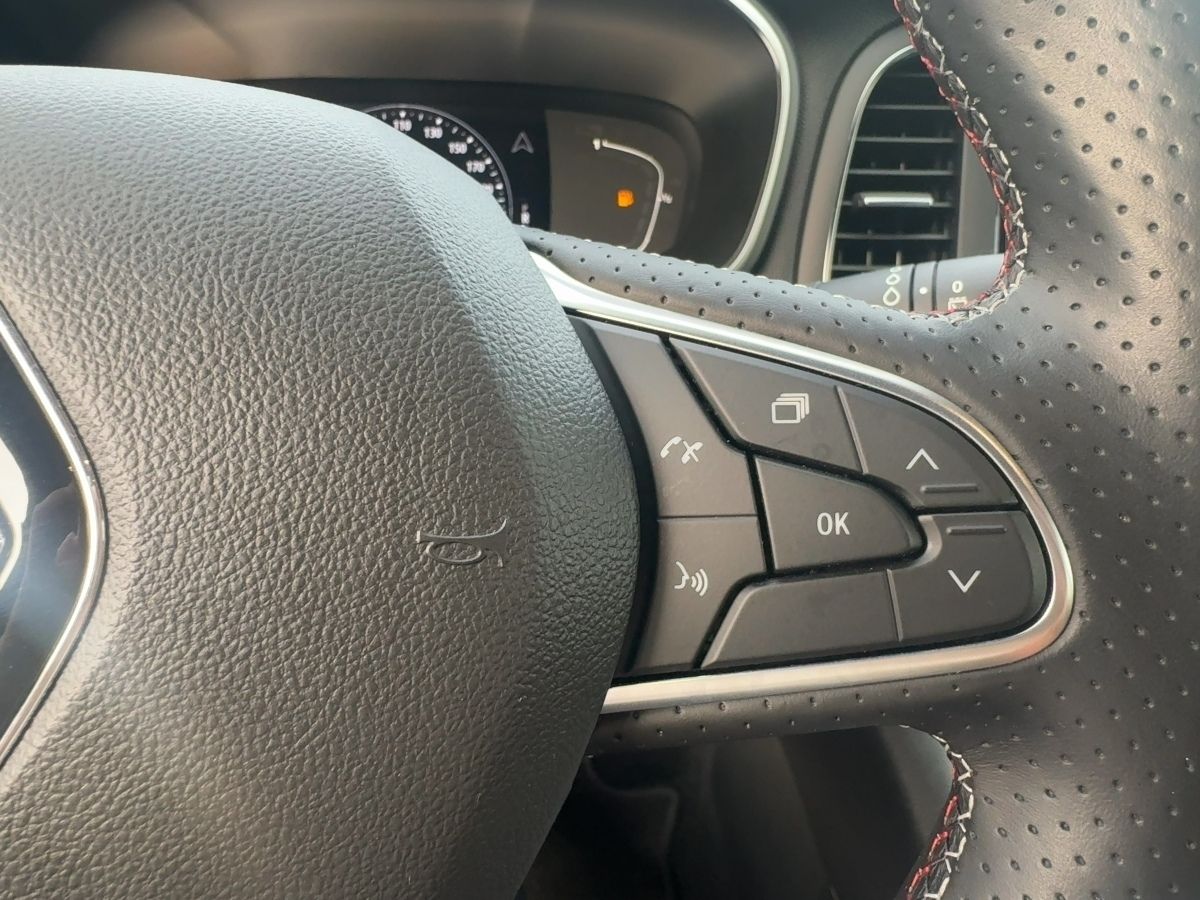 Fahrzeugabbildung Renault Megane R.S. LINE TCe 160 EDC
