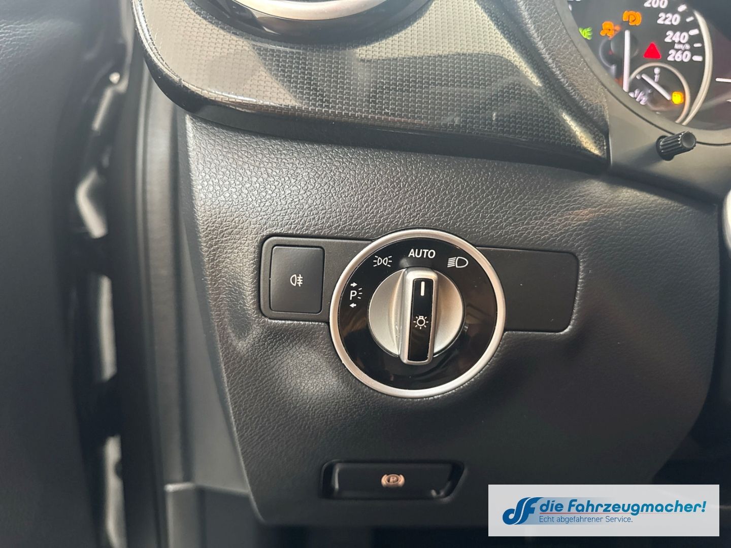 Fahrzeugabbildung Mercedes-Benz B 180 Bi-Xenon SHZ Parklenkass. Rückfahrkam. Not