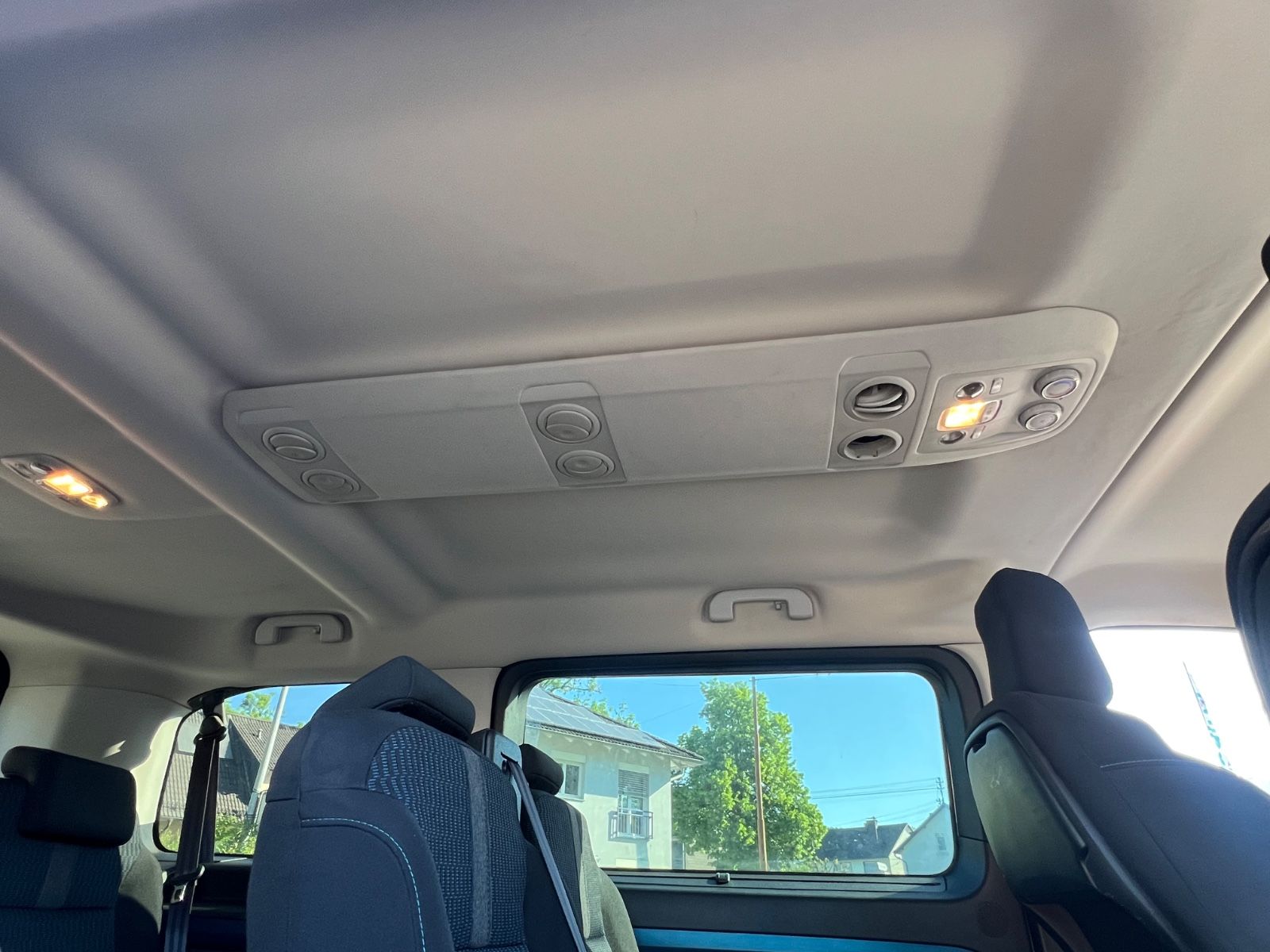 Fahrzeugabbildung Peugeot Traveller Active * 1.HAND *