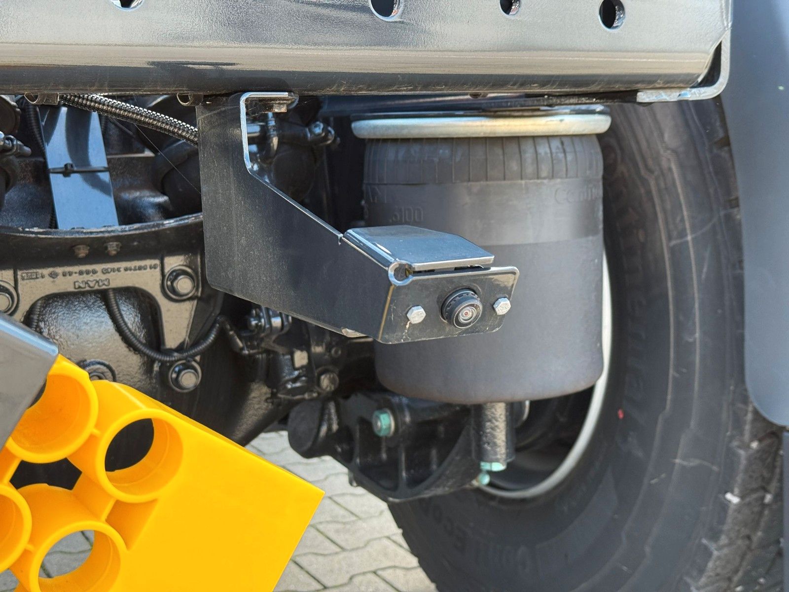 Fahrzeugabbildung MAN TGX 18.520 4x2H BL Kommunal Hydr.  Winterdienst