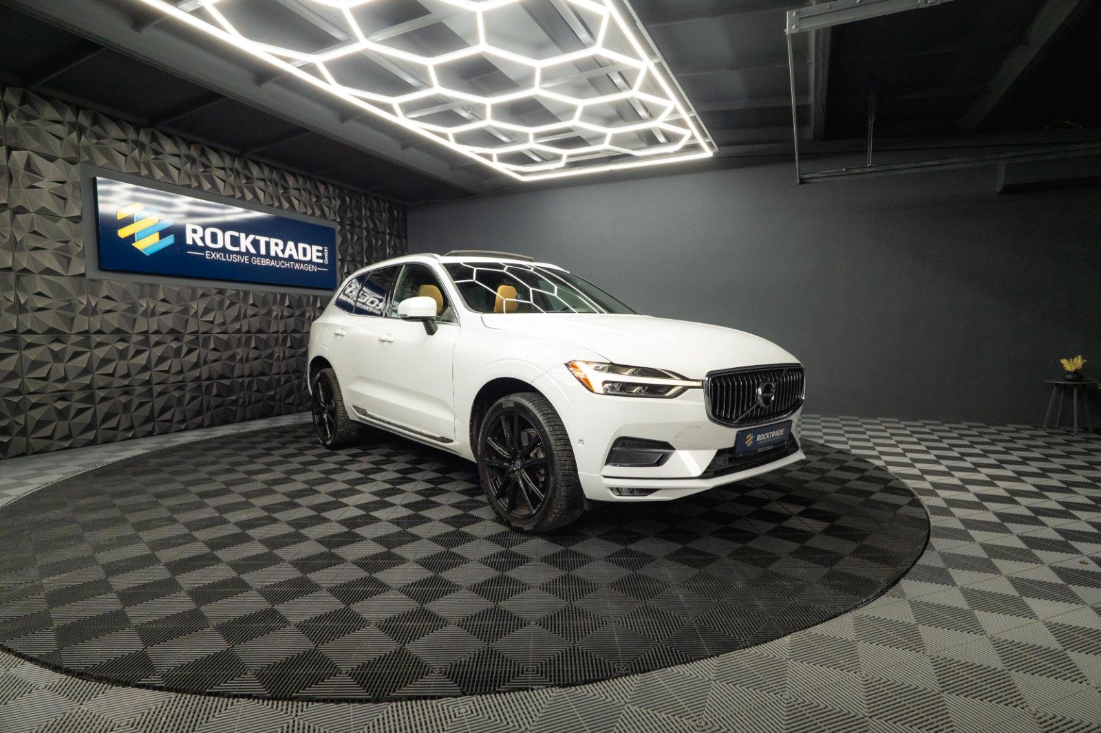 Fahrzeugabbildung Volvo XC60 T5 Inscription AWD | ACC | Pano | H&K | LED