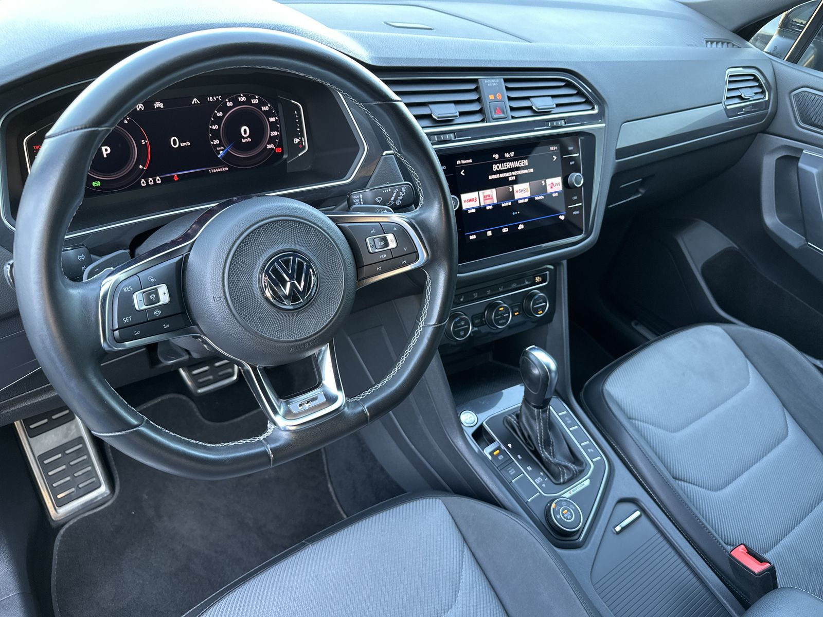 Fahrzeugabbildung Volkswagen Tiguan Allspace 2.0 TDI 4M R-Line Black NAV+LED