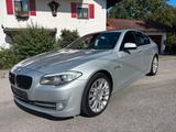 BMW 550 i Limousine Head Up 19" NAVI El.SSD El.AHK - BMW 550 aus 2011: 550i