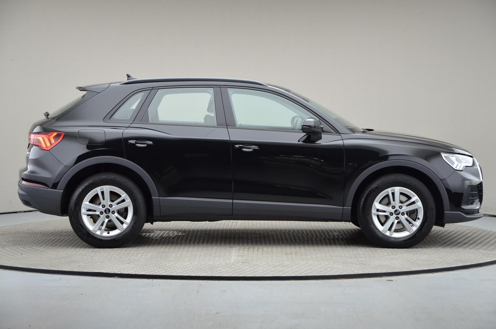 Fahrzeugabbildung Audi Q3 40 TFSI 140kW quattro S tronic Navi LED