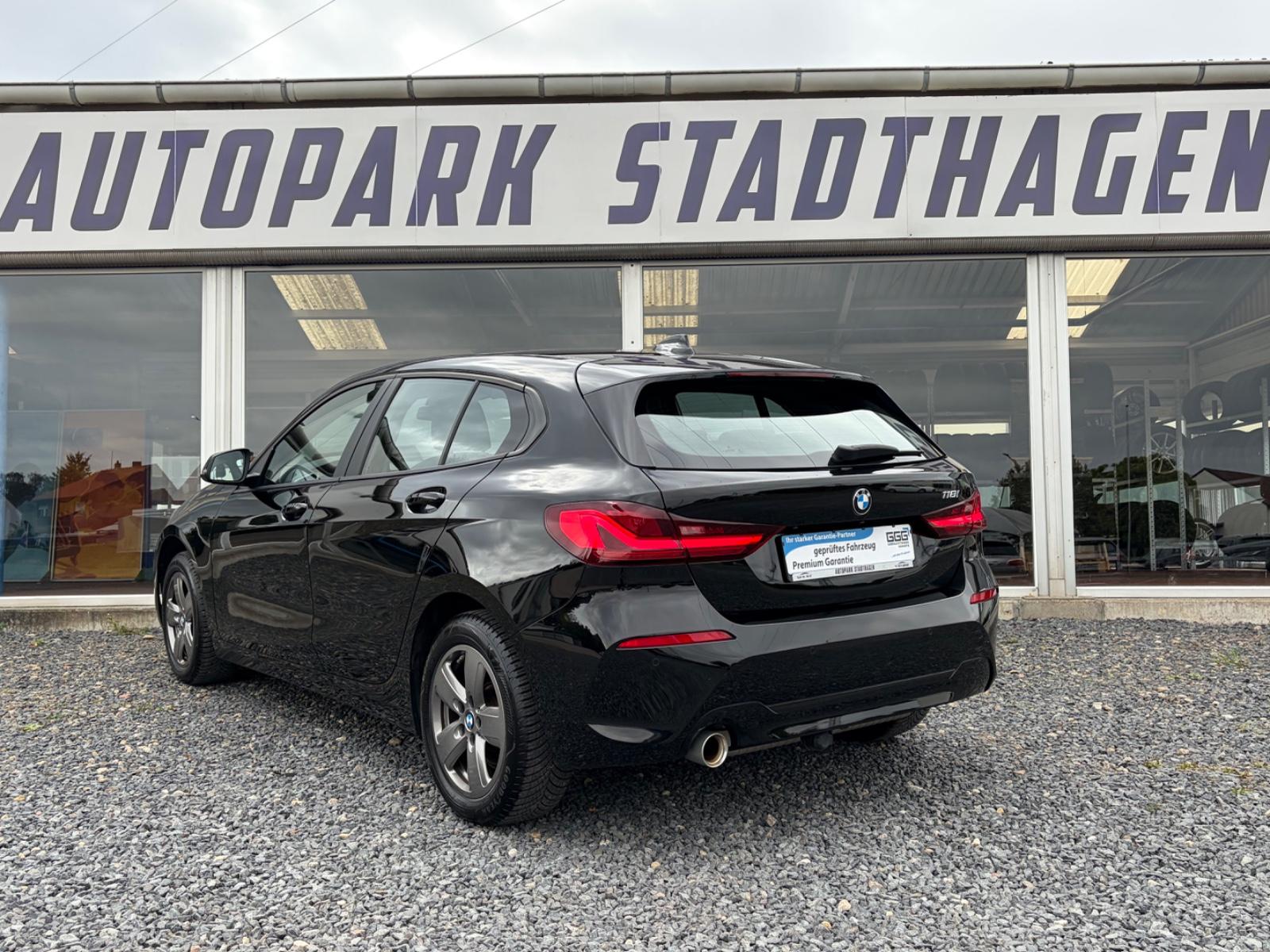 BMW 118 I Advantage AHK | LED | PANO | DAB