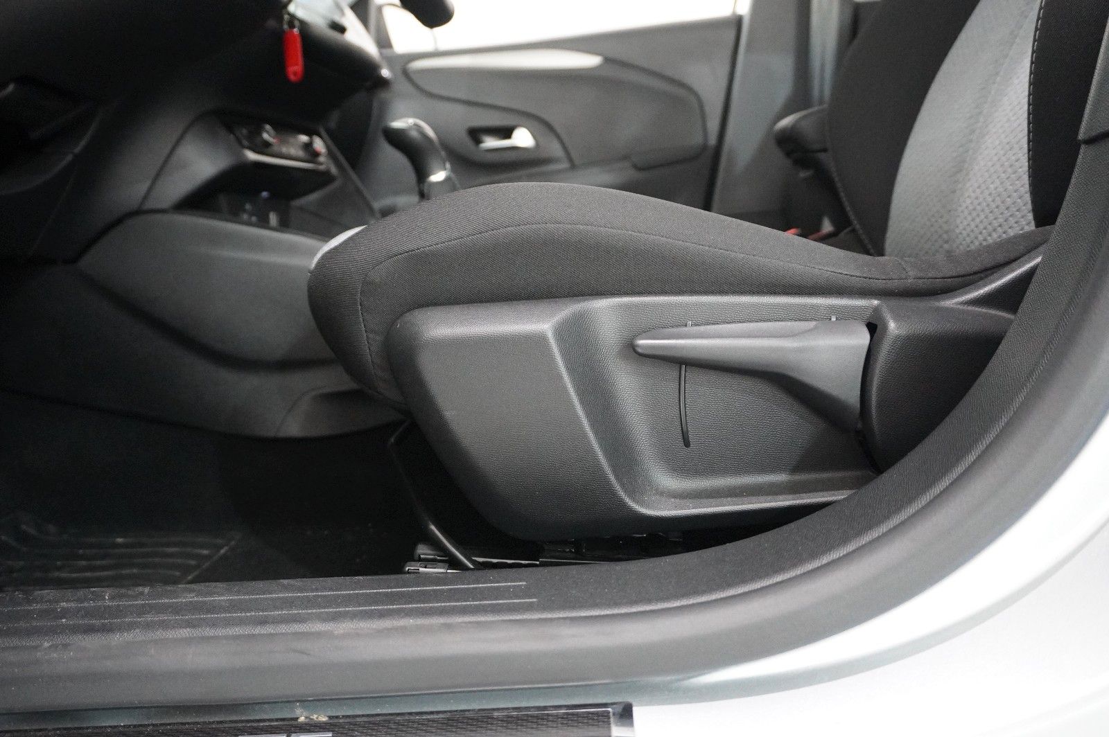 Fahrzeugabbildung Opel Corsa F 1.2 FACELIFT NAVI/LED/KAMERA/VIRTU./DAB+