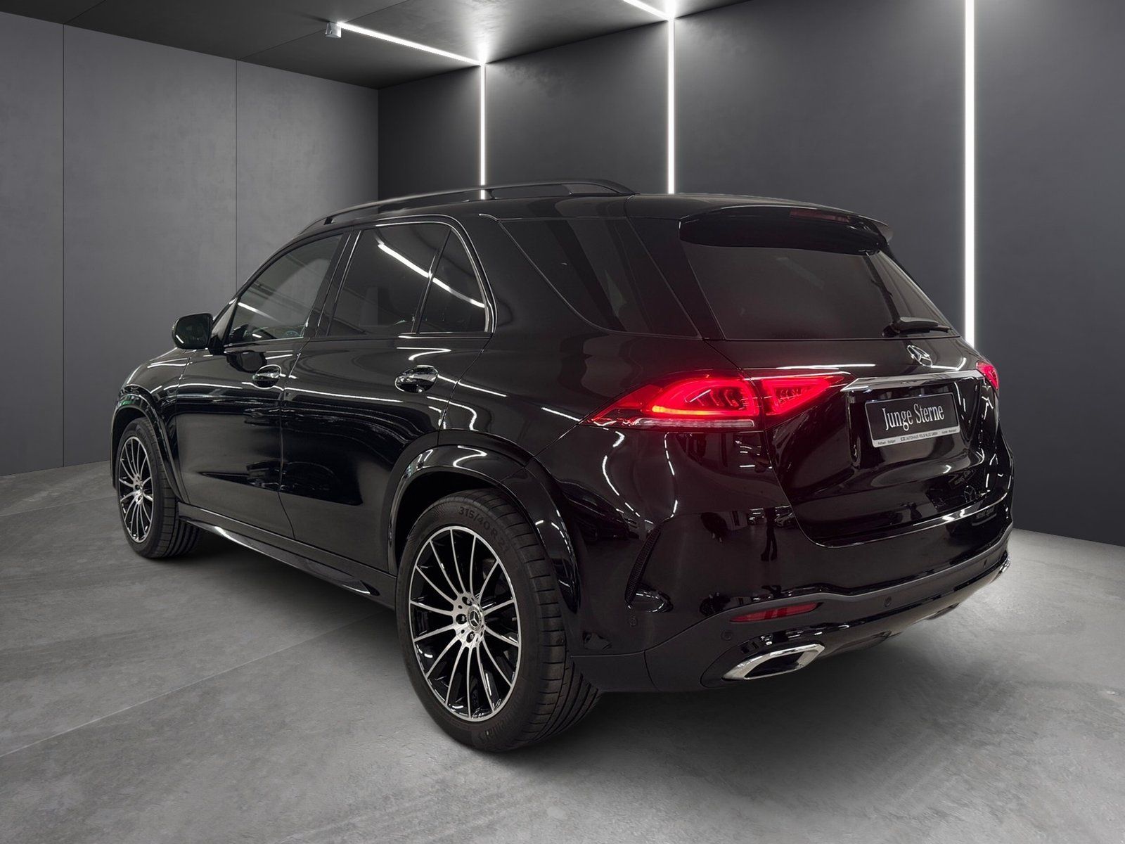 Fahrzeugabbildung Mercedes-Benz GLE 400 d 4M*AMG*Airmatic*Pano*360*AHK*Multibeam
