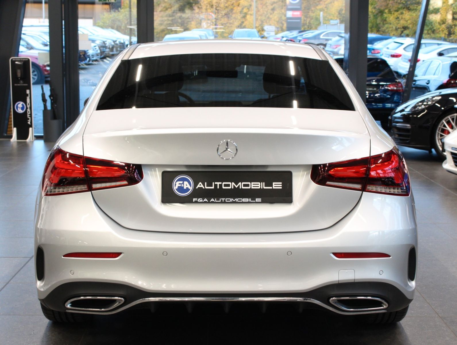 Fahrzeugabbildung Mercedes-Benz A 200 Limousine AMG Line Widescreen*Ambiente