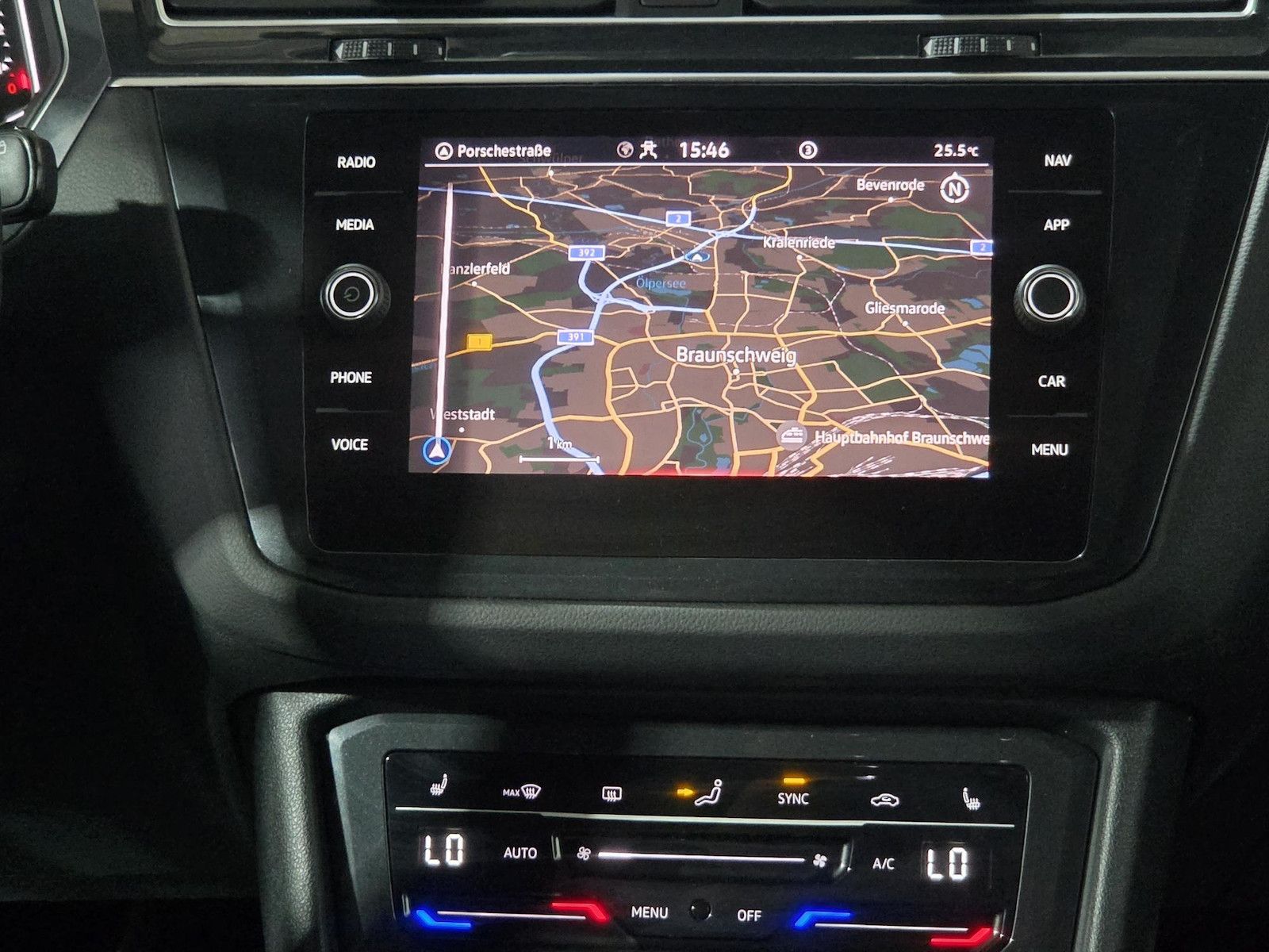Volkswagen Tiguan 1.5 TSI DSG R-Line*BLACK*LED*NAVI*KAMERA foto 13