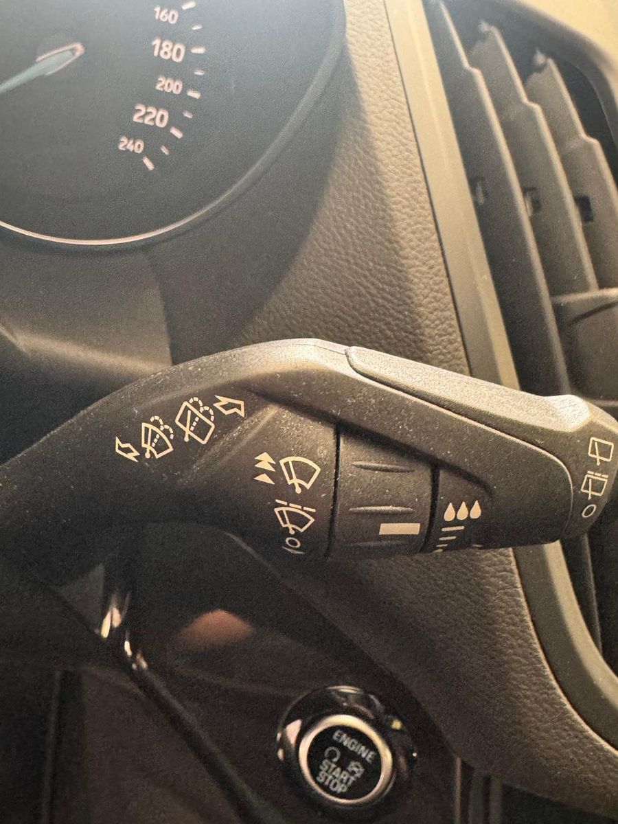Fahrzeugabbildung Ford Kuga ST-Line / AHK/NAVI/KLIMA/8.FACH BEREIFT