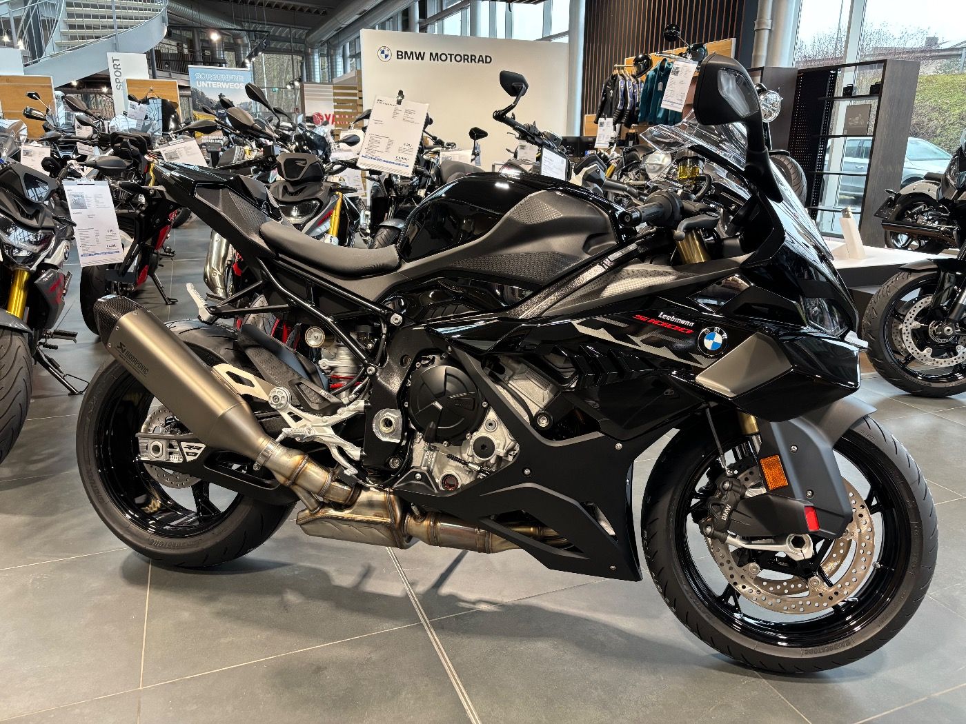 Fahrzeugabbildung BMW S 1000 RR Race- und Dynamikpaket
