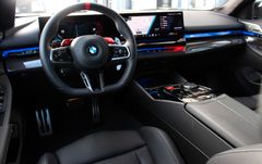 BMW M5/ BOWERS&WILKINS/ LED/ FROZEN BLACK/ M DRIVE BMW M5/ BOWERS&WILKINS/ LED/ FROZEN BLACK/ M DRIVE