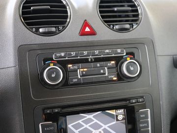 Volkswagen Caddy 1.6TDI DSG KLIMA STANDHZG 7SITZ FLÜGELTÜR