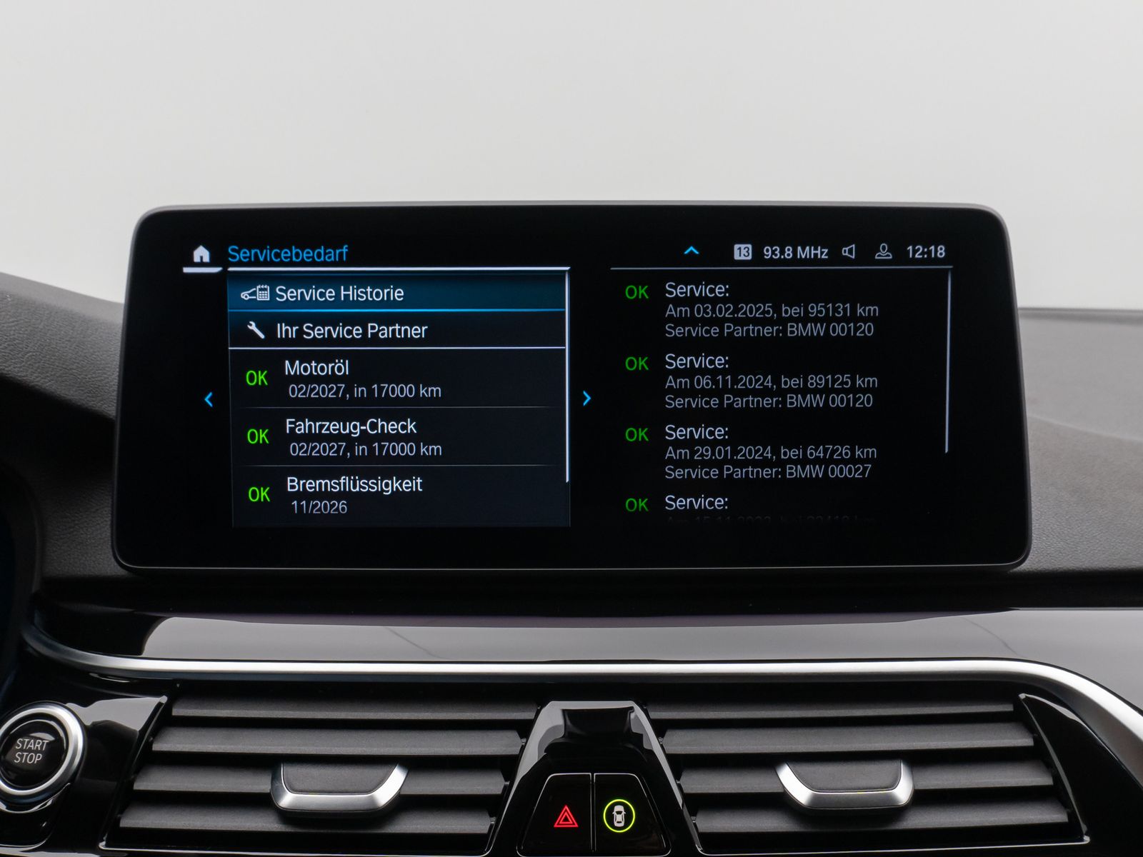 Fahrzeugabbildung BMW 530e xD Kamera Komfort DisplKey Alarm