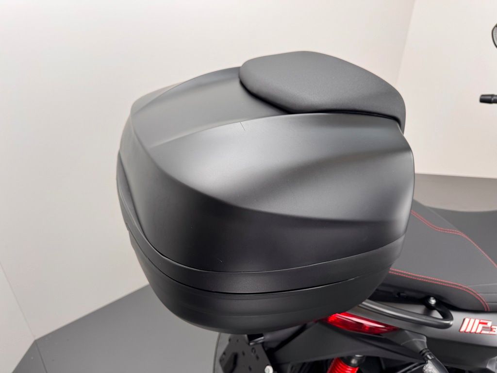 Fahrzeugabbildung Piaggio MP3 300 HPE *SERVICE NEU *TOPCASE