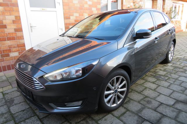 Ford Focus Titanium Keyless HU/AU neu