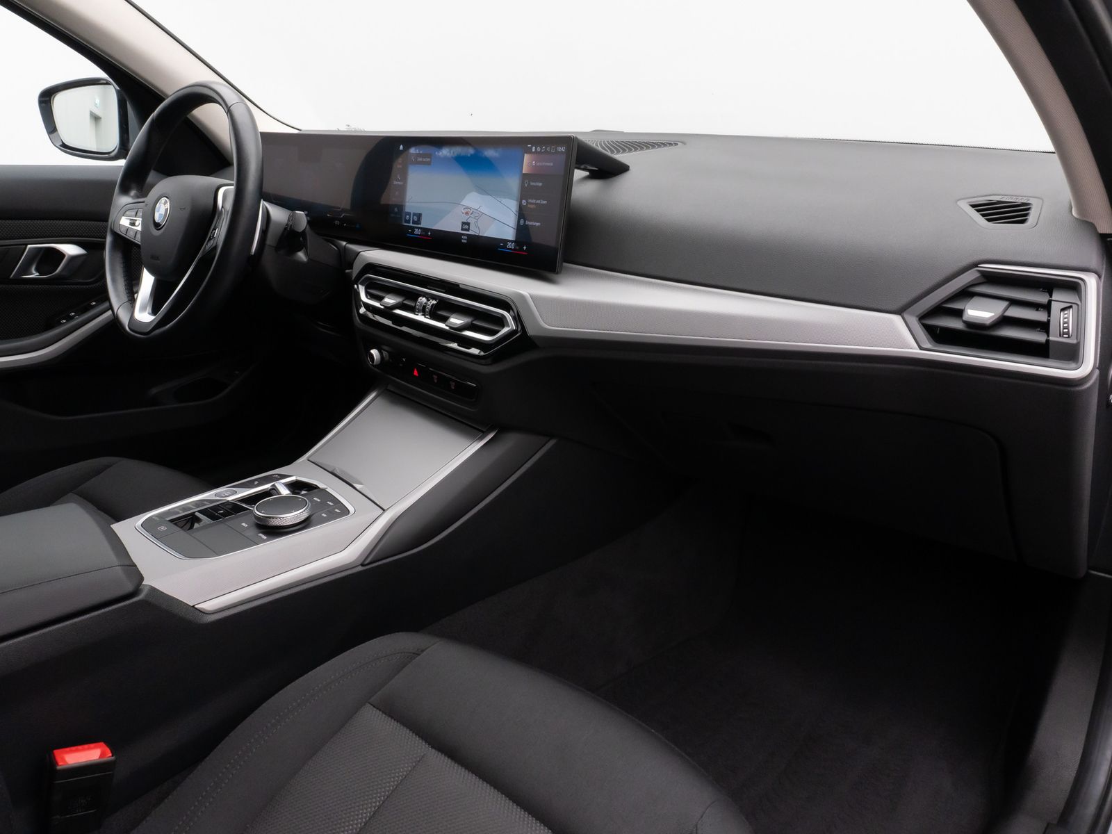 Fahrzeugabbildung BMW 320d xD Kamera DAB CockPit+ Widscreen SportLenkr