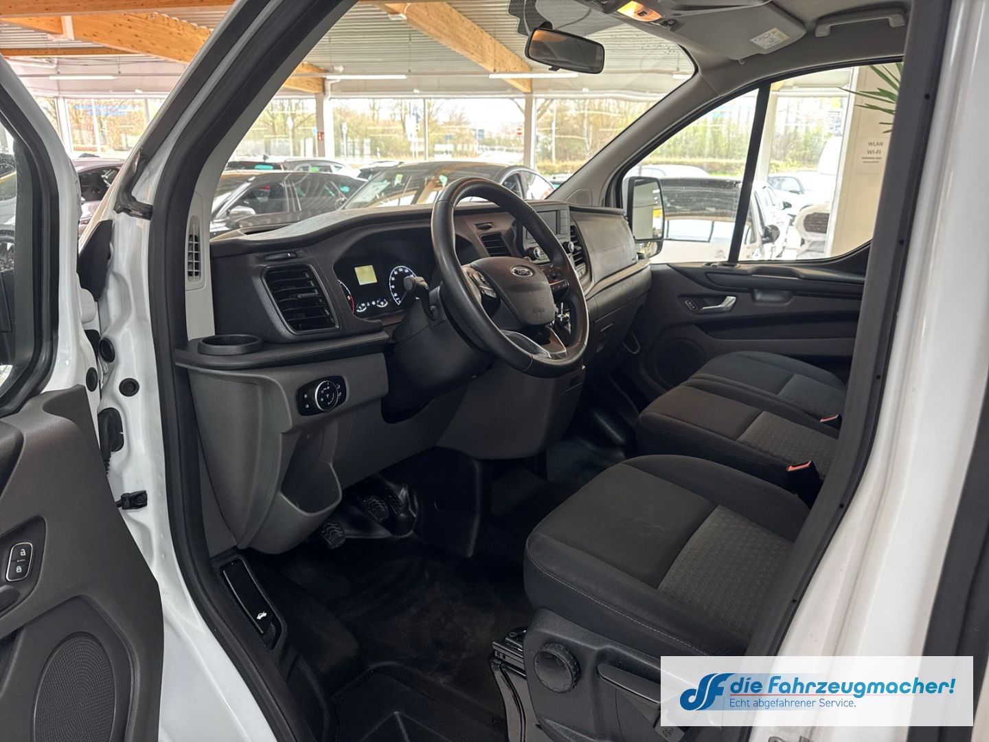 Fahrzeugabbildung Ford Transit Custom Tourneo 320 L2 Trend Dyn. Kurvenl