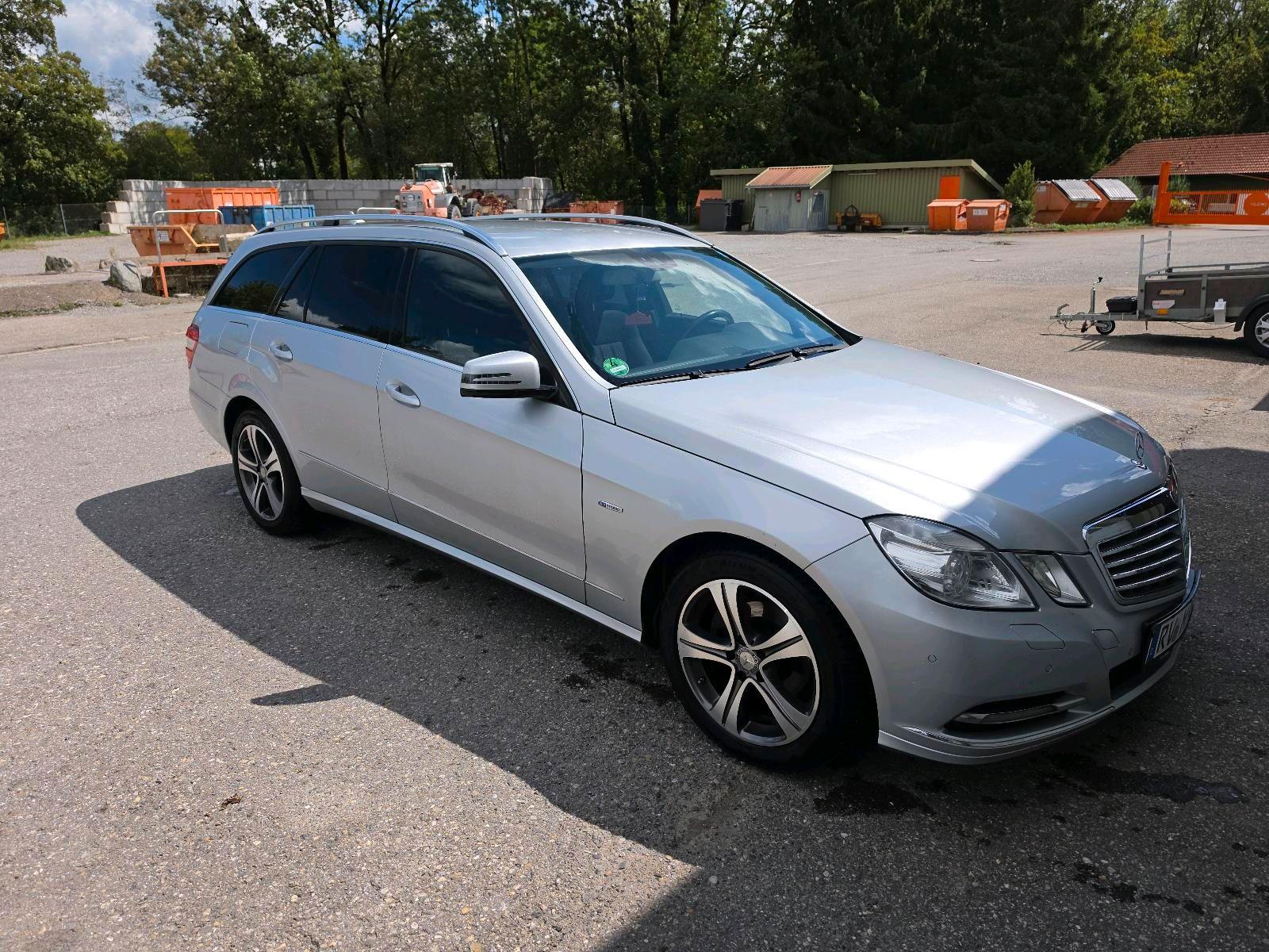Mercedes-Benz E220 2010 — interior