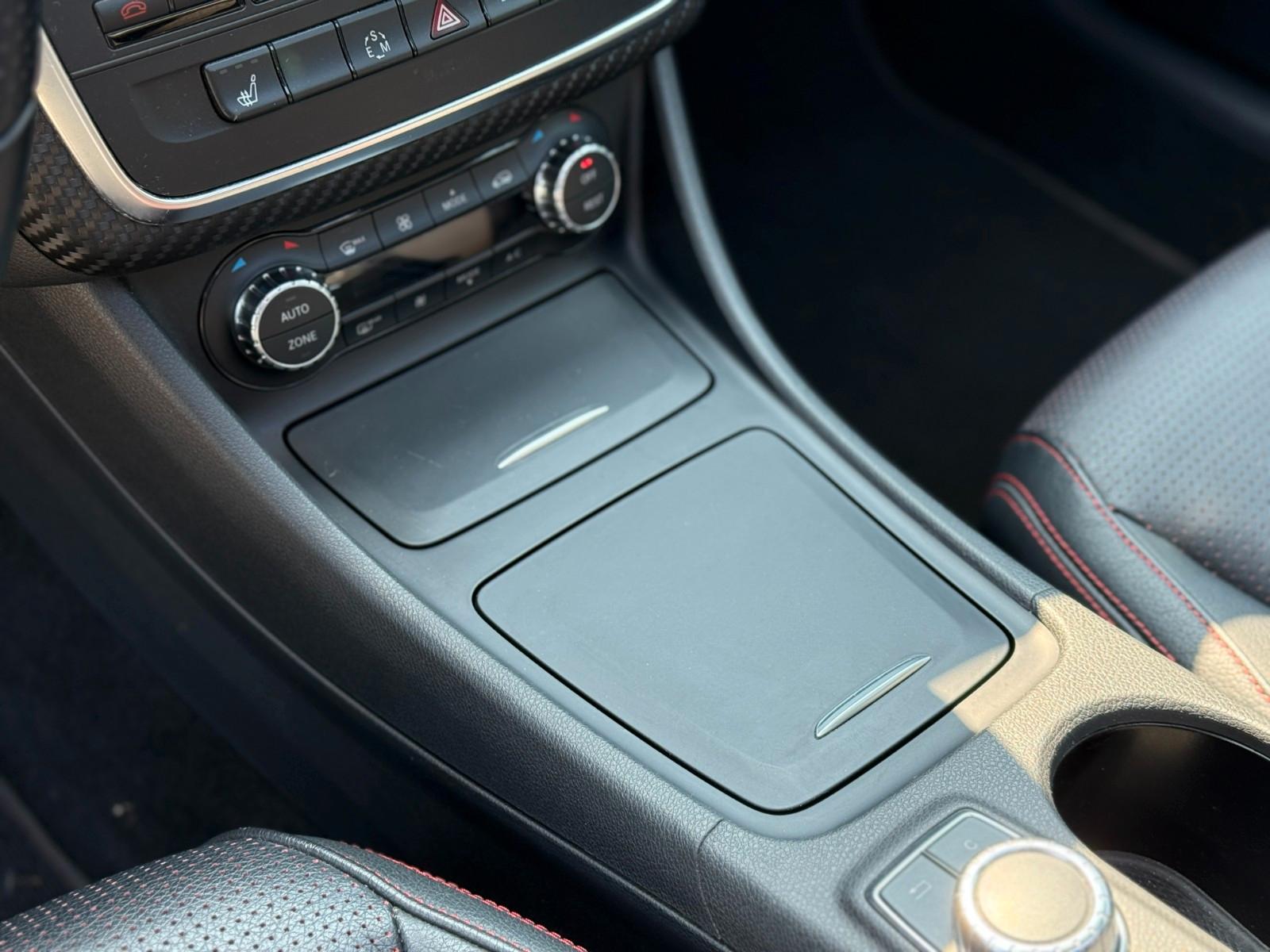 Mercedes-Benz A 250 4Matic AMG Line* Panorama* Bi-Xenon*