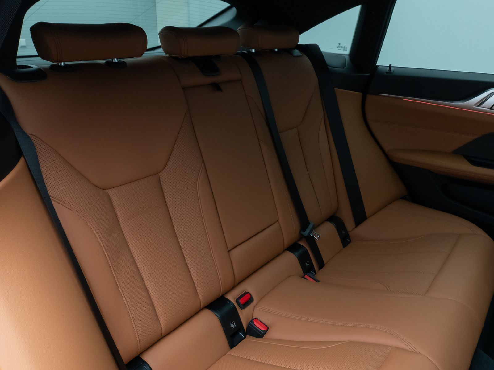 Fahrzeugabbildung BMW i4 eD40 GranCoupé Glasdach Laser 360°AHK Komfort