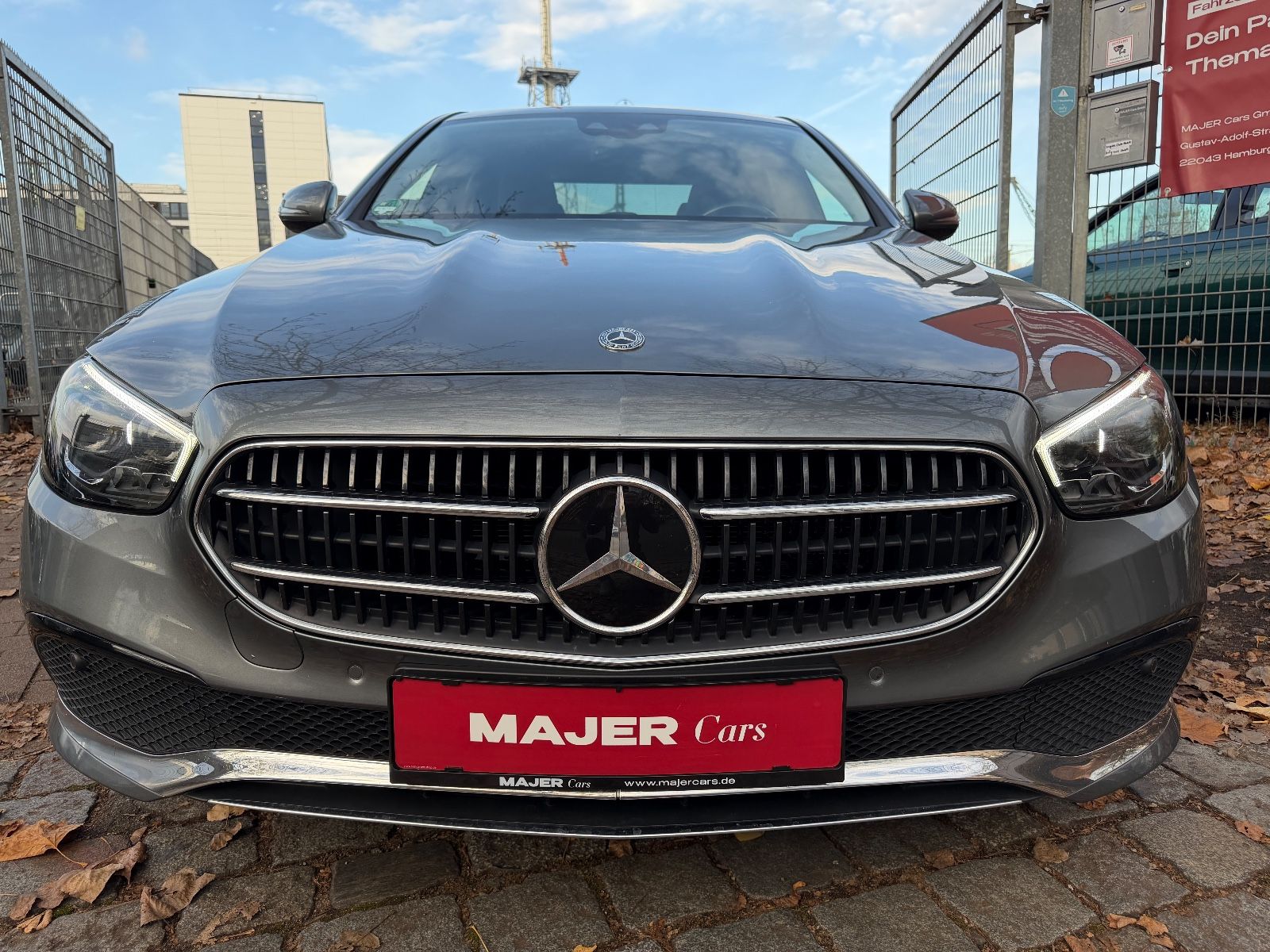 Fahrzeugabbildung Mercedes-Benz E 300e Avantgarde 4Matic*LED*KAMERA*TEILLEDER*