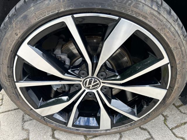 Fahrzeugabbildung Volkswagen T-Roc Cabriolet 1.5 TSI R-LINE "BLACK STYLE" LED