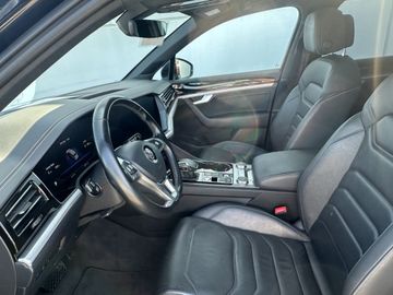 Volkswagen Touareg - 9