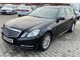 Mercedes-Benz E 220 T-Modell CDI BlueEfficiency - Mercedes-Benz E 220: Cdi T Modell