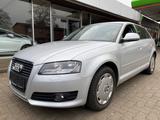 Audi A3 1.9 TDI Automatik Attract. Sportb. AHK - Audi A3 mit Diesel-Antrieb: Limousine, 1.9