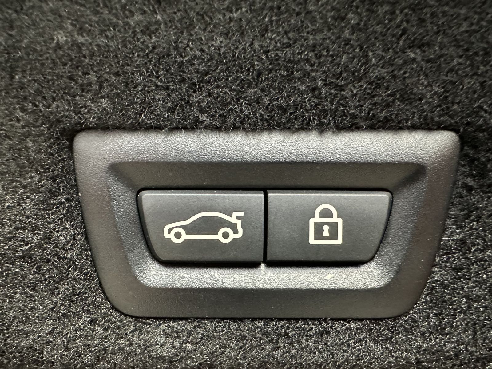 Fahrzeugabbildung BMW 730d NAV+LED+360°+HEADUP+ACC+H&K+GLASDACH+VCOCKP