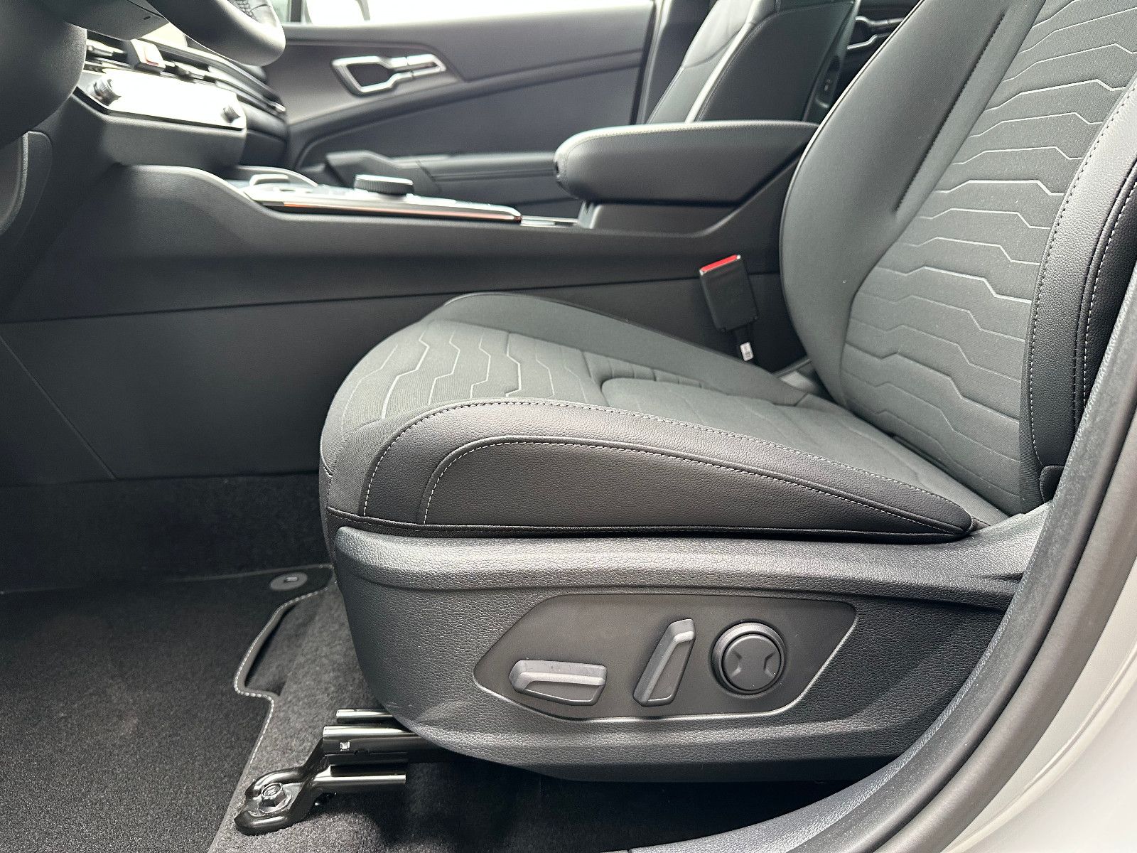 Fahrzeugabbildung Kia Sportage FL 1.6T 2WD DCT SPIRIT DRIVE SOUND