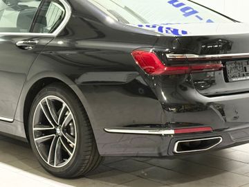 BMW 730 - 9