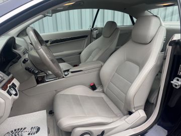 Mercedes E 220 - 8