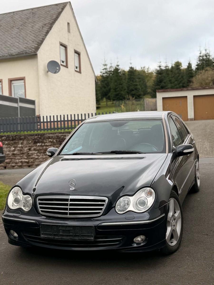 Mercedes-Benz C 220