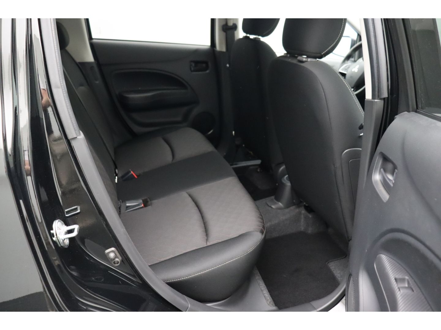 Fahrzeugabbildung Mitsubishi Space Star Select+ 1,2 l MIVEC M T AS&G mit AHK