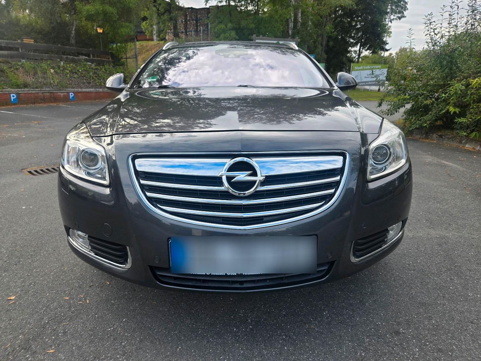 Opel Insignia 2010 — interior