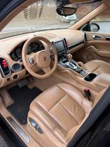 Porsche Cayenne S Hybrid S - Neuer TÜV! 8 fach bereift - Porsche Cayenne mit Hybrid-Antrieb: Geländewagen