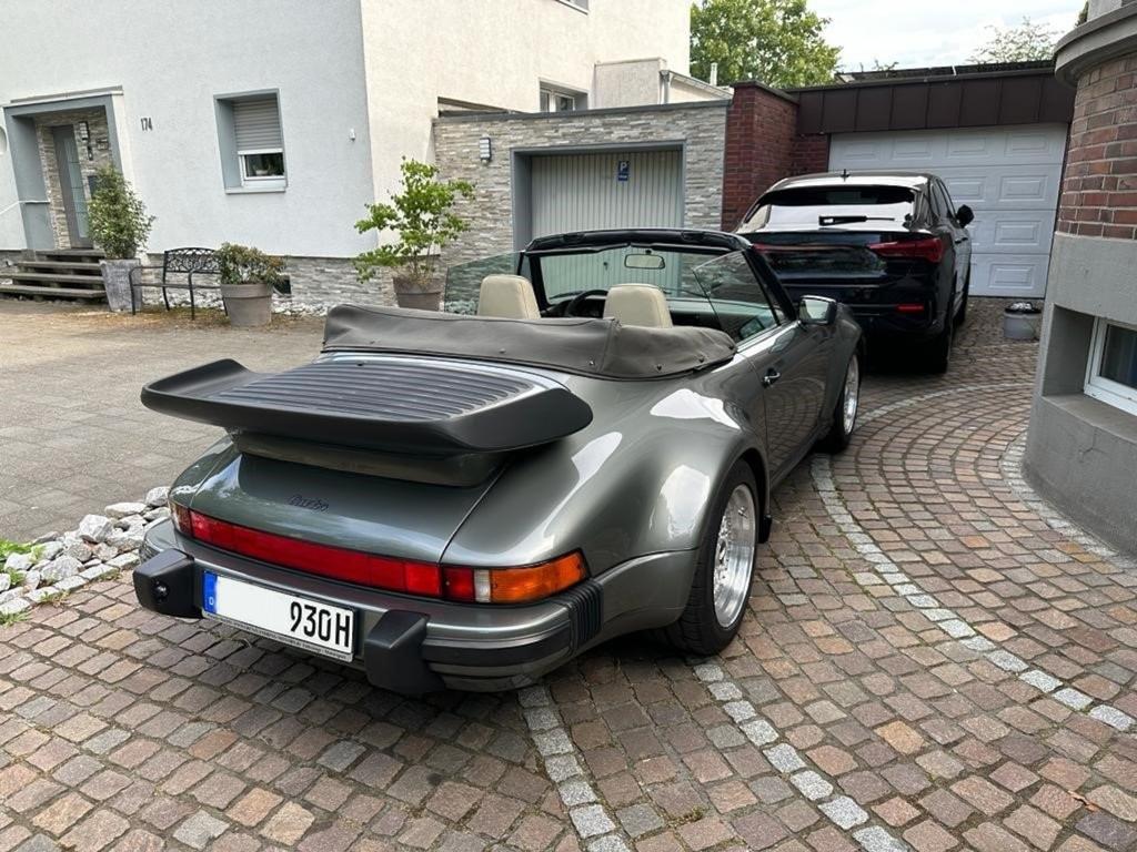Porsche 930