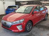 Hyundai IONIQ /Carplay/Kamera/Batteriezertifikat 97% - mit Elektro-Antrieb: mit Klimaautomatik, Batteriezertifikat