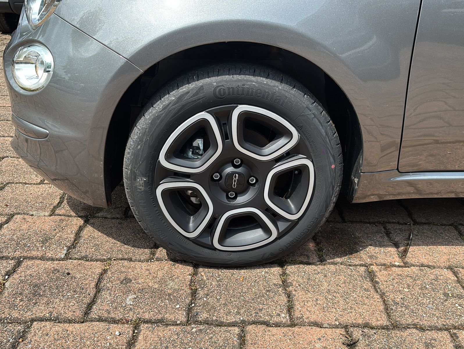Fahrzeugabbildung Fiat 500 1.0 Hybrid Club