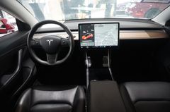 Fahrzeugabbildung Tesla Model 3 Standard Range Plus NAVI/KAMERA/SH/PANO